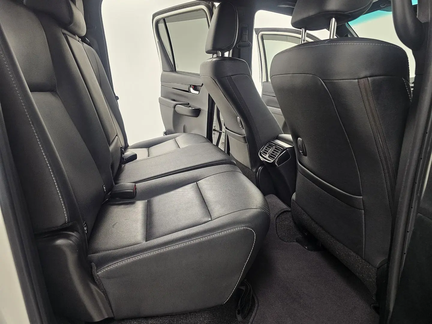 2019 Toyota Hilux Gallery Image 21