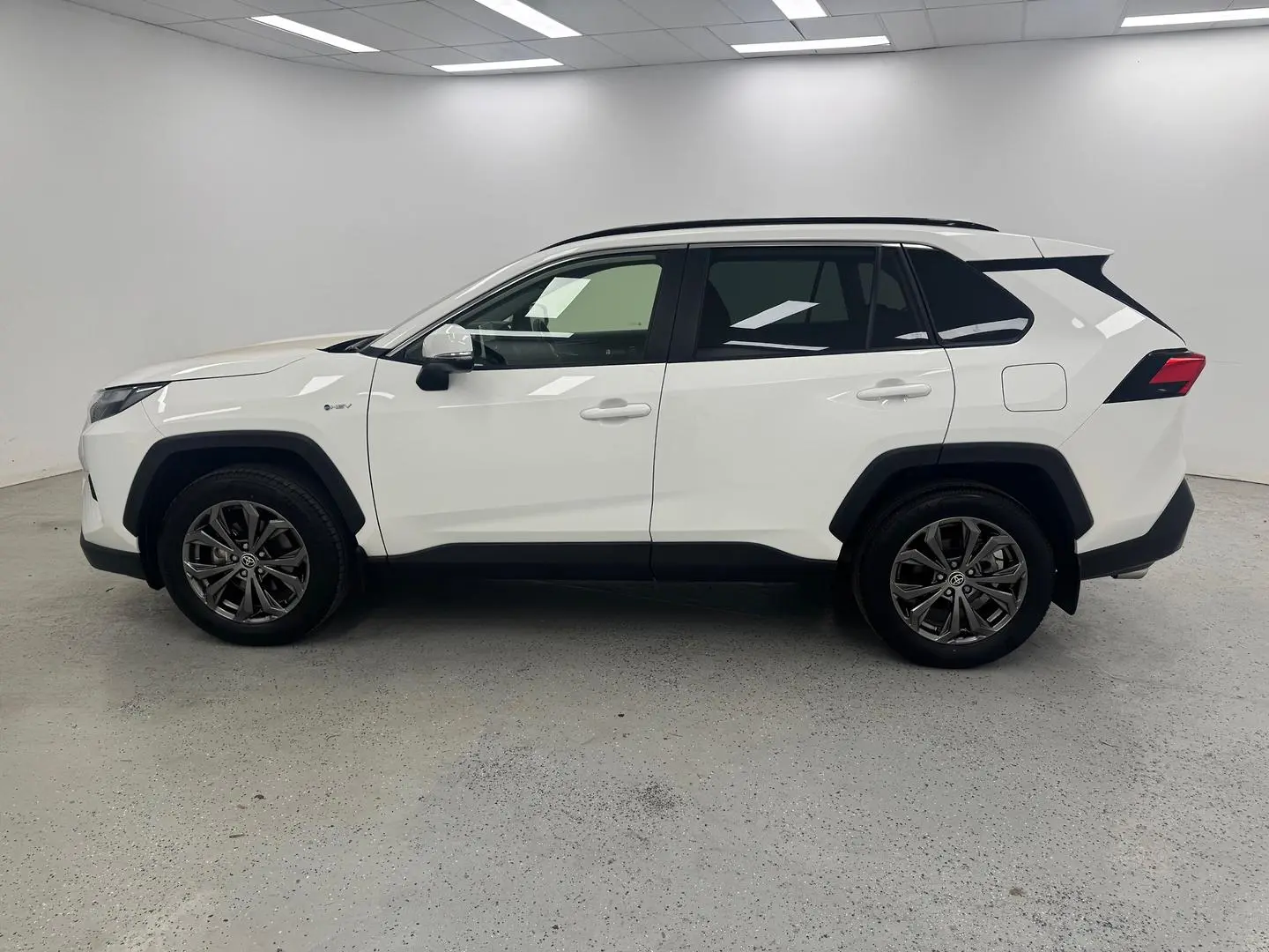 2024 Toyota RAV4 Gallery Image 5