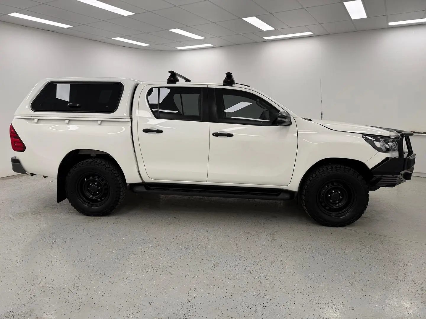 2020 Toyota Hilux Gallery Image 2