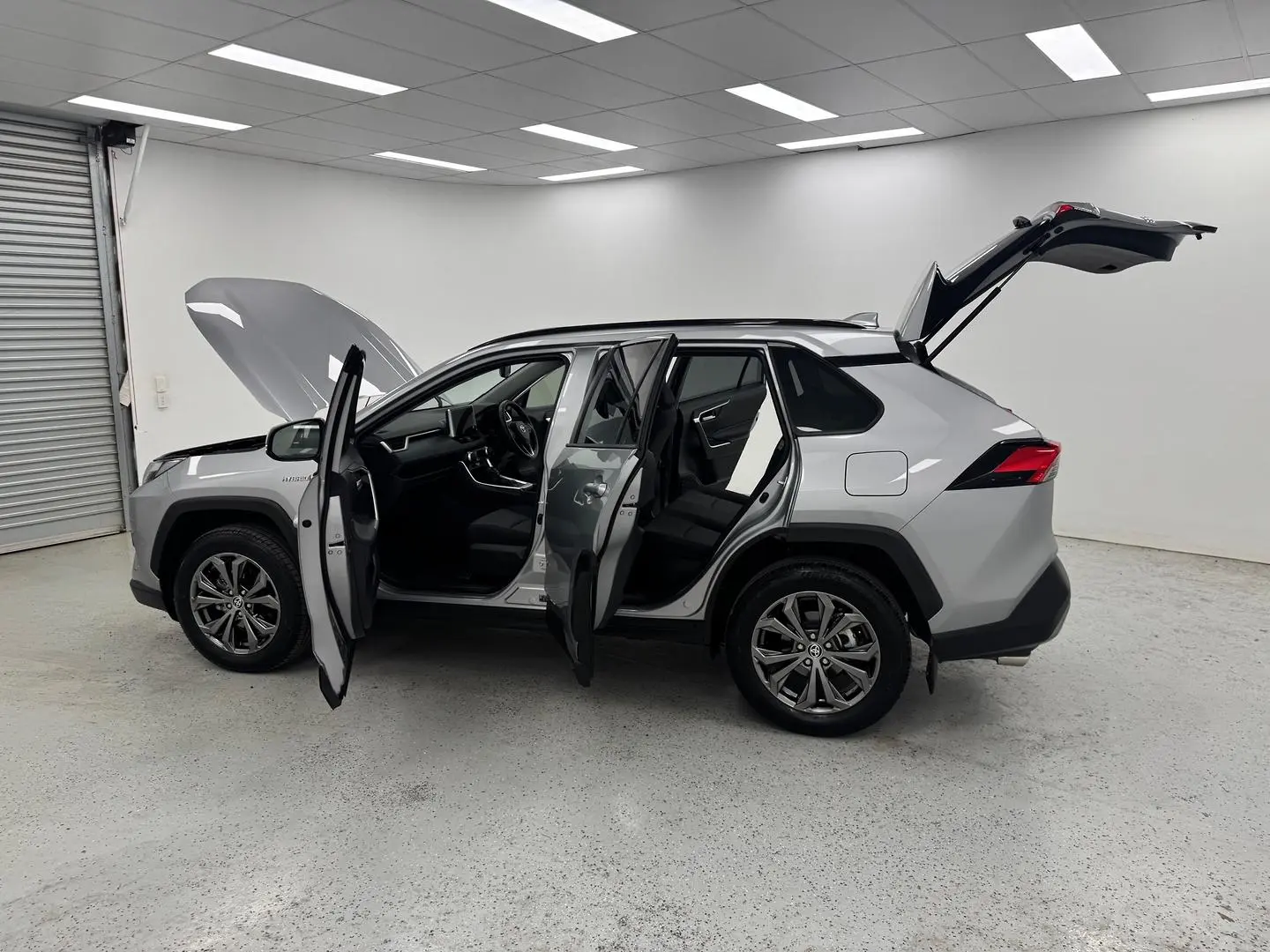 2024 Toyota RAV4 Gallery Image 11