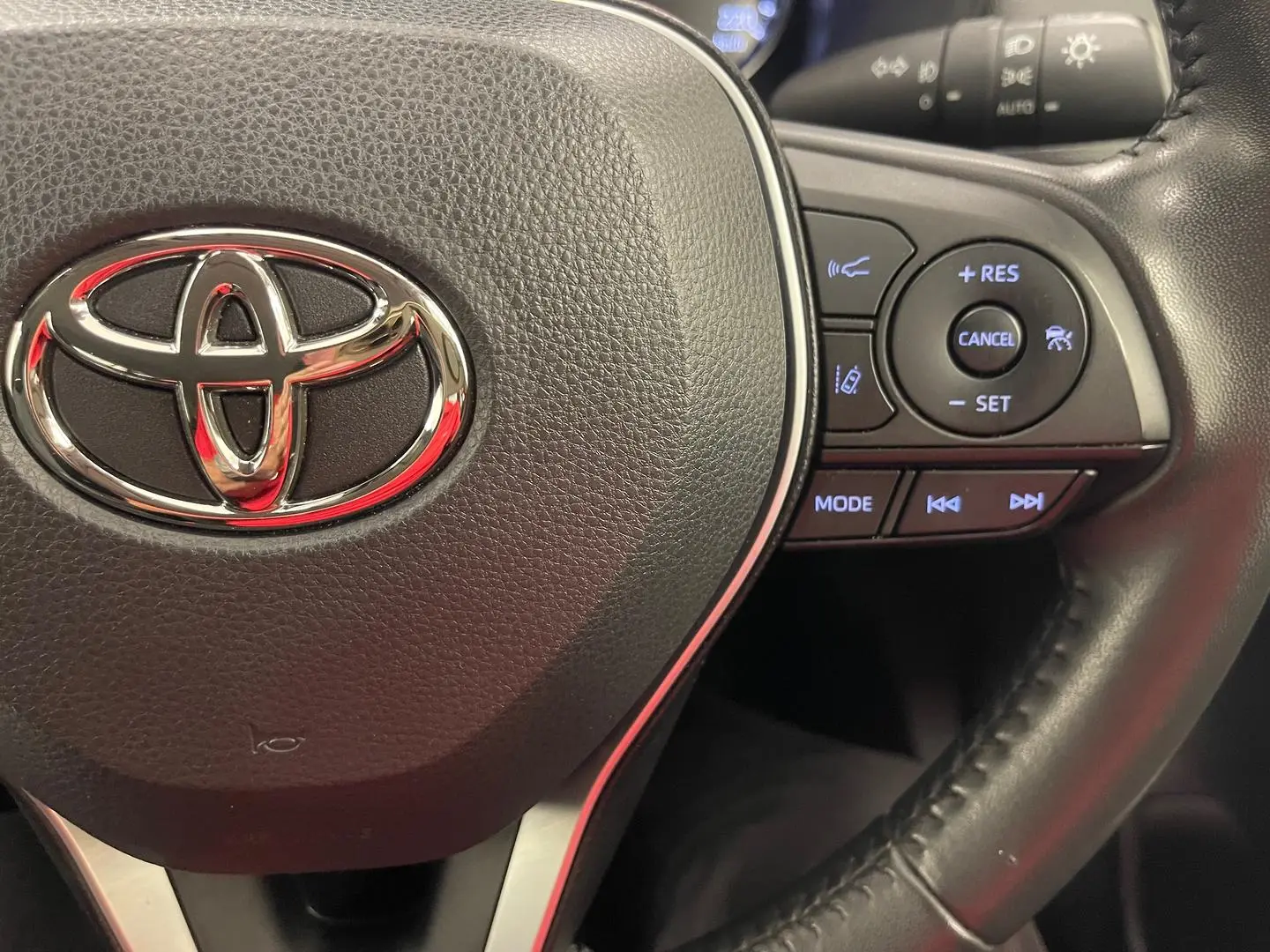 2022 Toyota RAV4 Gallery Image 32