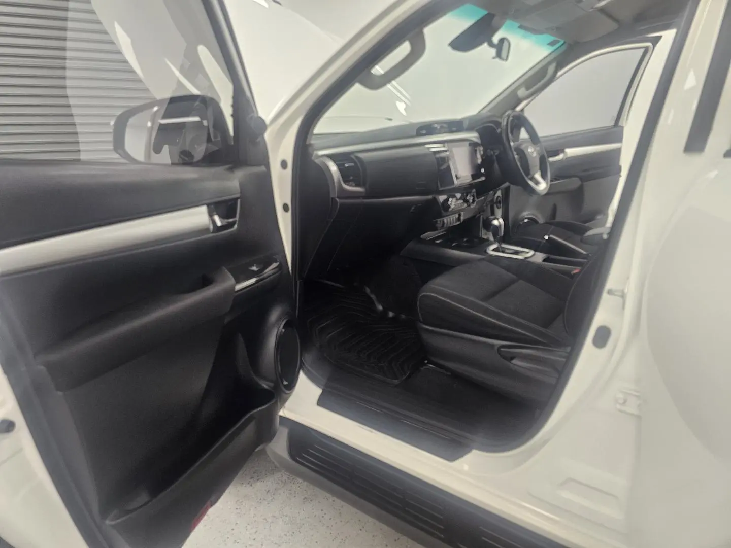 2021 Toyota Hilux Gallery Image 11