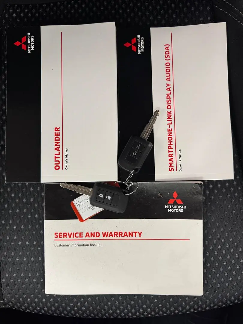 2020 Mitsubishi Outlander Gallery Image 32
