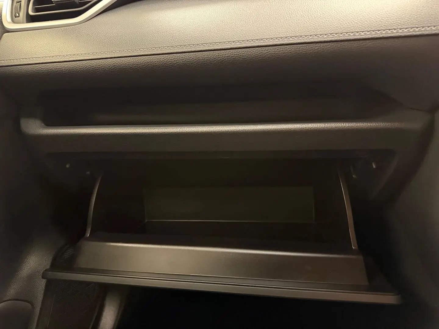 2021 Toyota RAV4 Gallery Image 32