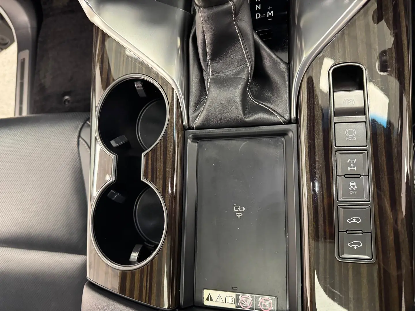 2022 Lexus LX Gallery Image 23