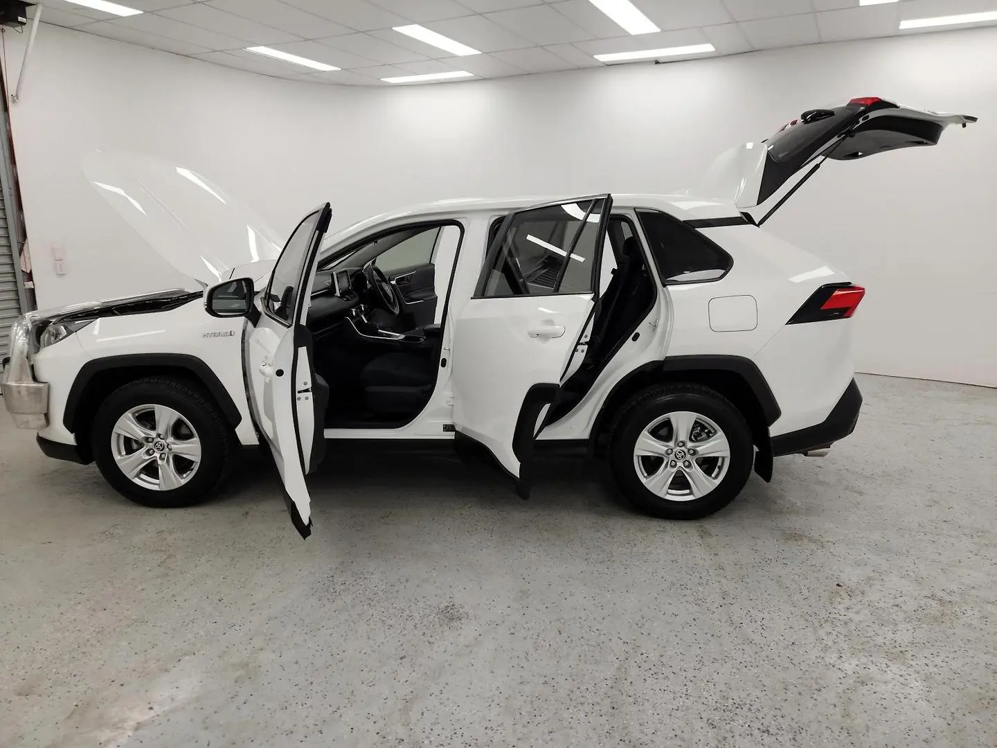 2019 Toyota RAV4 Gallery Image 13