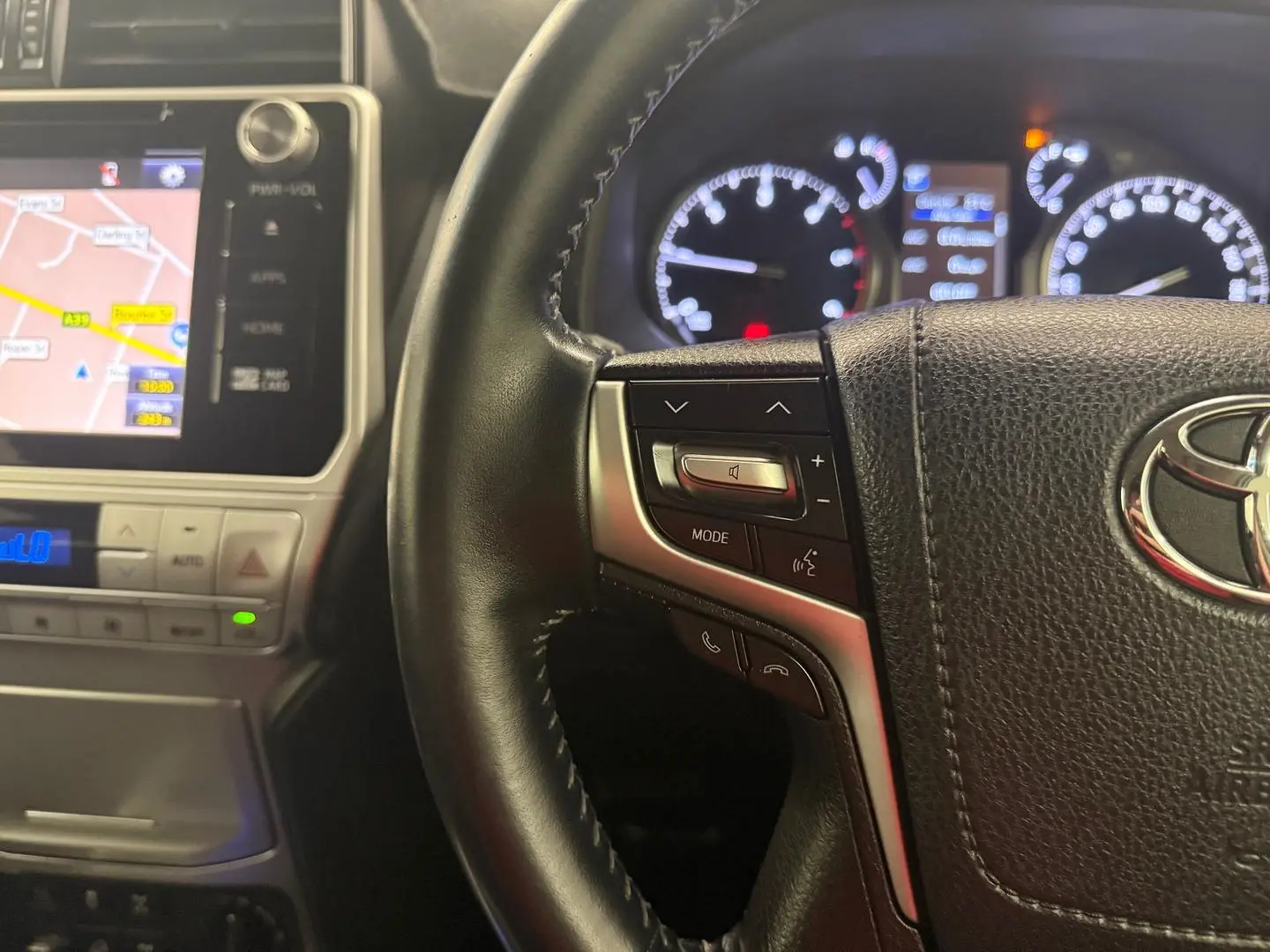 2018 Toyota Landcruiser Prado Gallery Image 33
