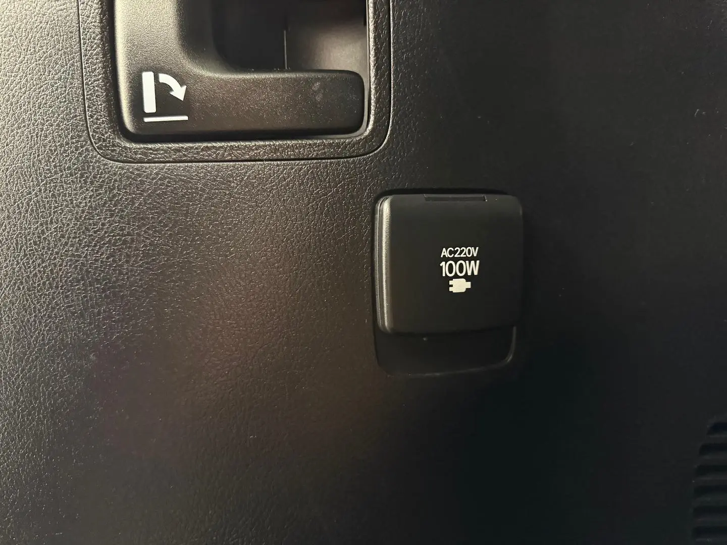 2020 Toyota Landcruiser Gallery Image 17