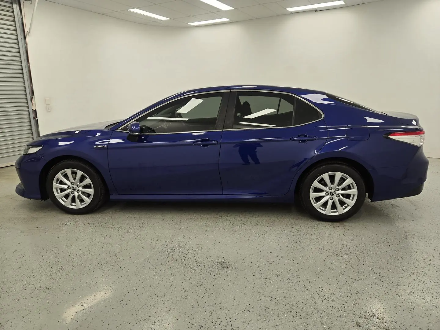 2020 Toyota Camry Gallery Image 6