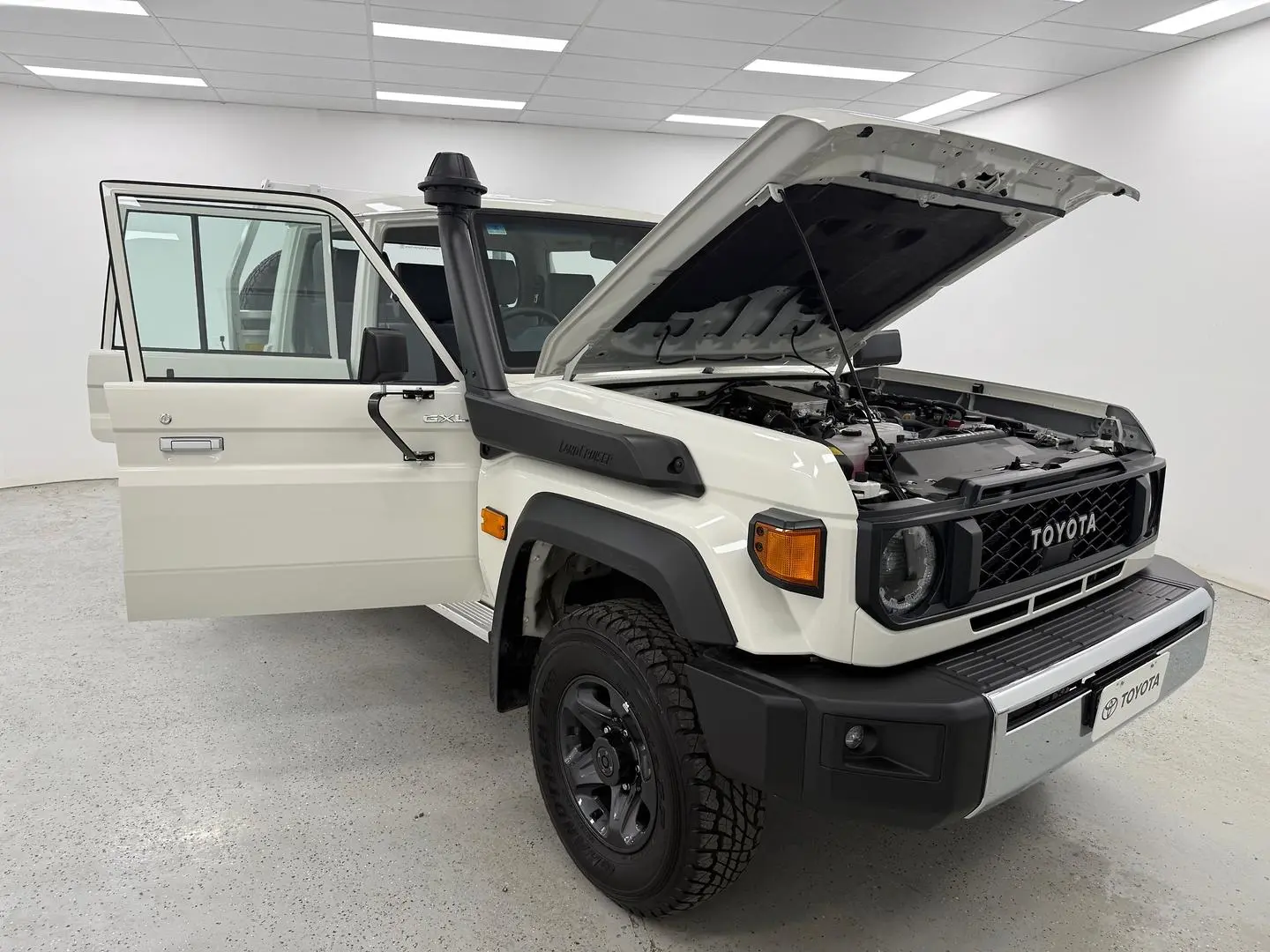 2025 Toyota Landcruiser Gallery Image 18