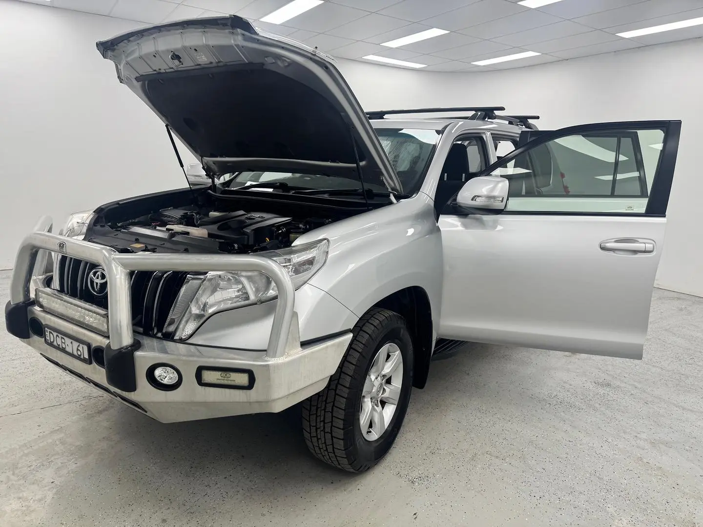 2015 Toyota Landcruiser Prado Gallery Image 12