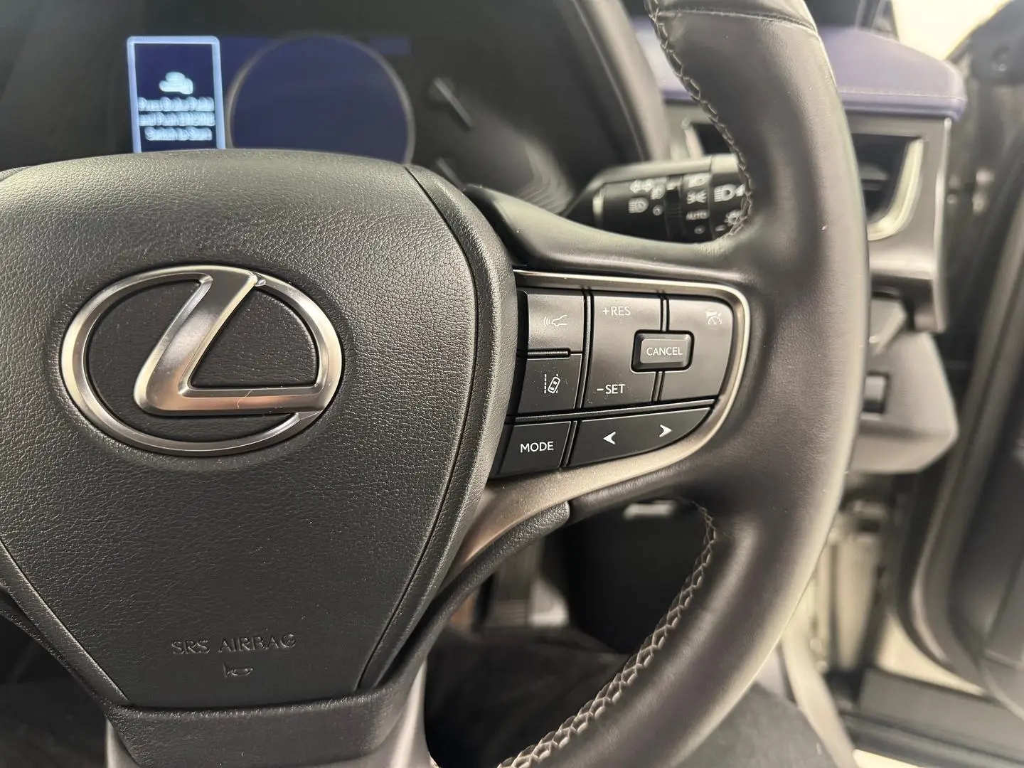 2021 Lexus UX Gallery Image 18