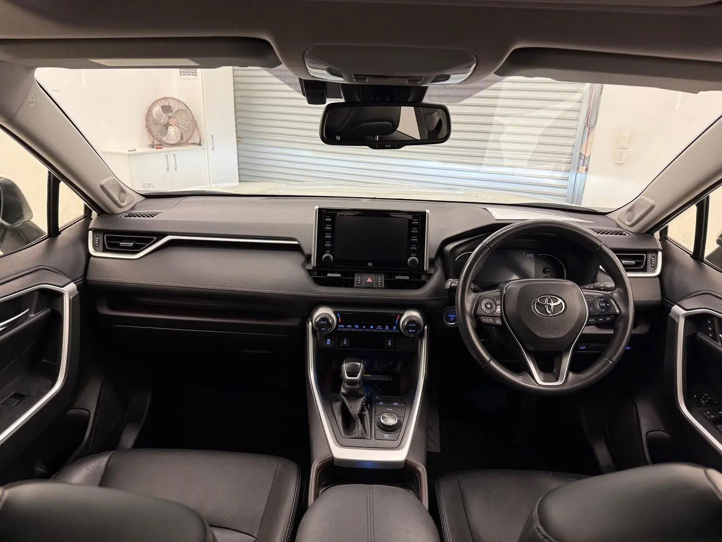 2020 Toyota RAV4 Gallery Image 16