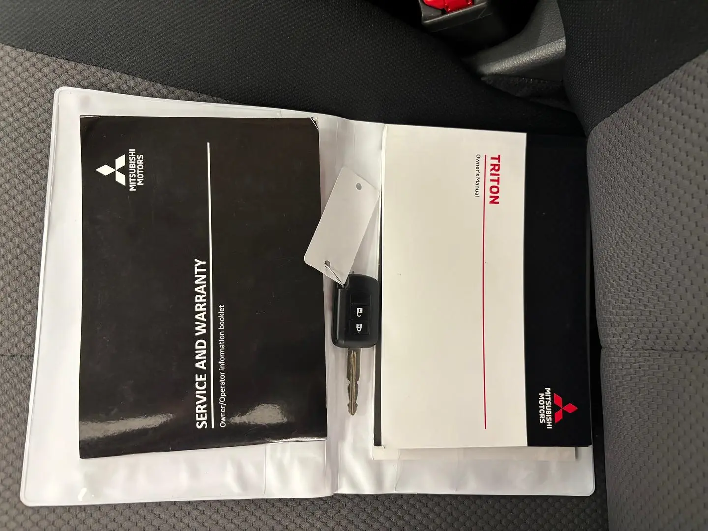 2021 Mitsubishi Triton Gallery Image 32