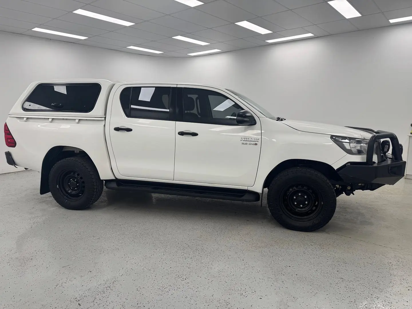 2021 Toyota Hilux Gallery Image 2