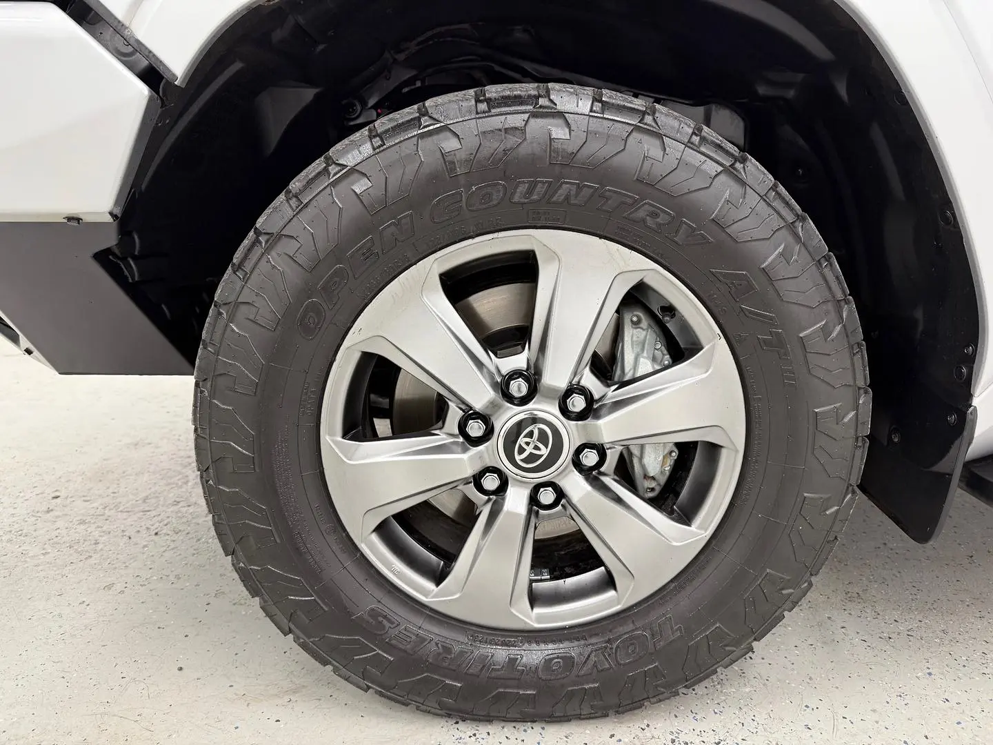 2022 Toyota Landcruiser Gallery Image 9