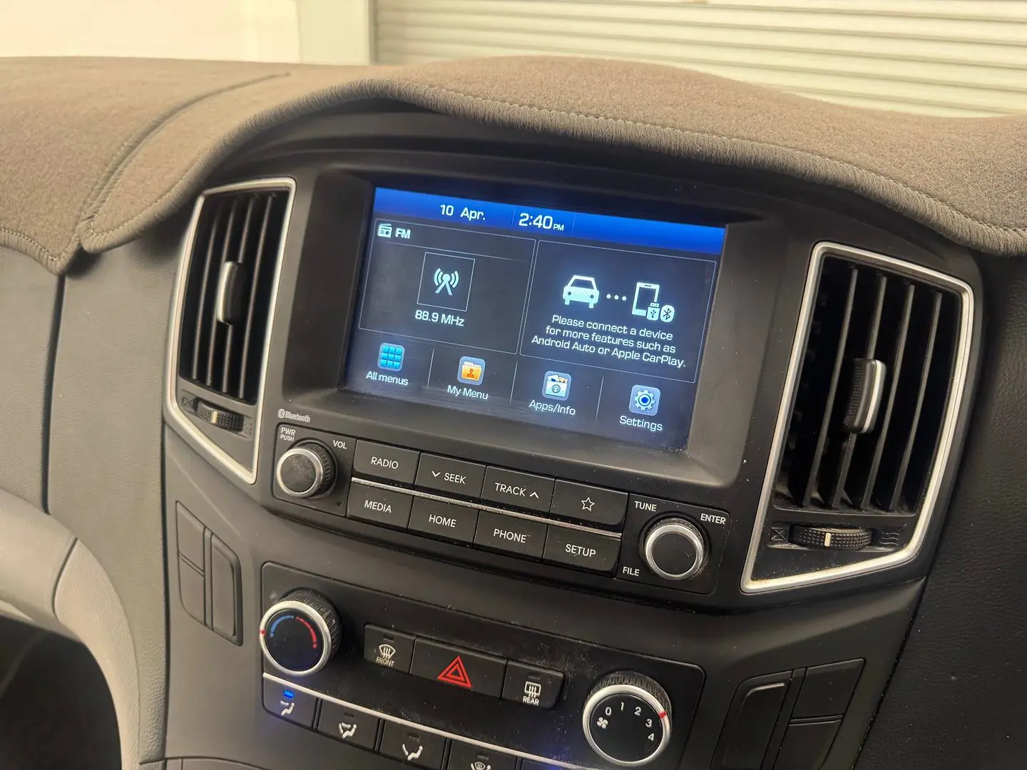 2020 Hyundai iLoad Gallery Image 22