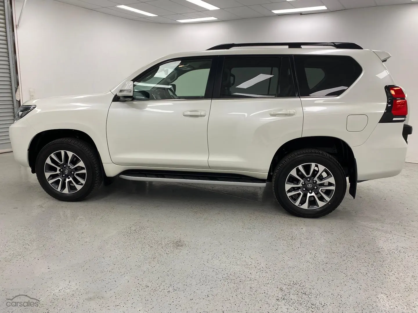 2023 Toyota Landcruiser Prado Image 6