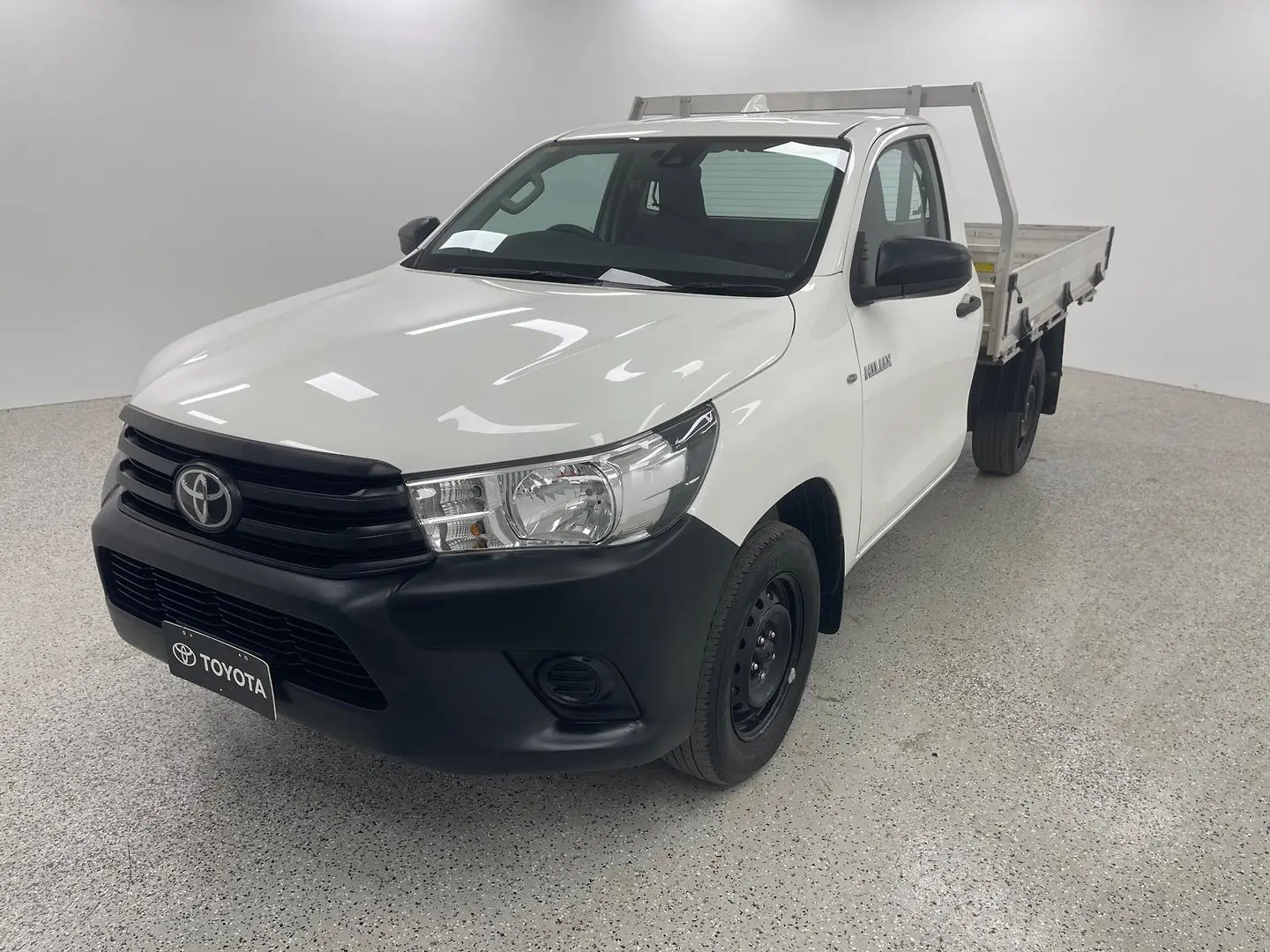 2024 Toyota Hilux Gallery Image 6