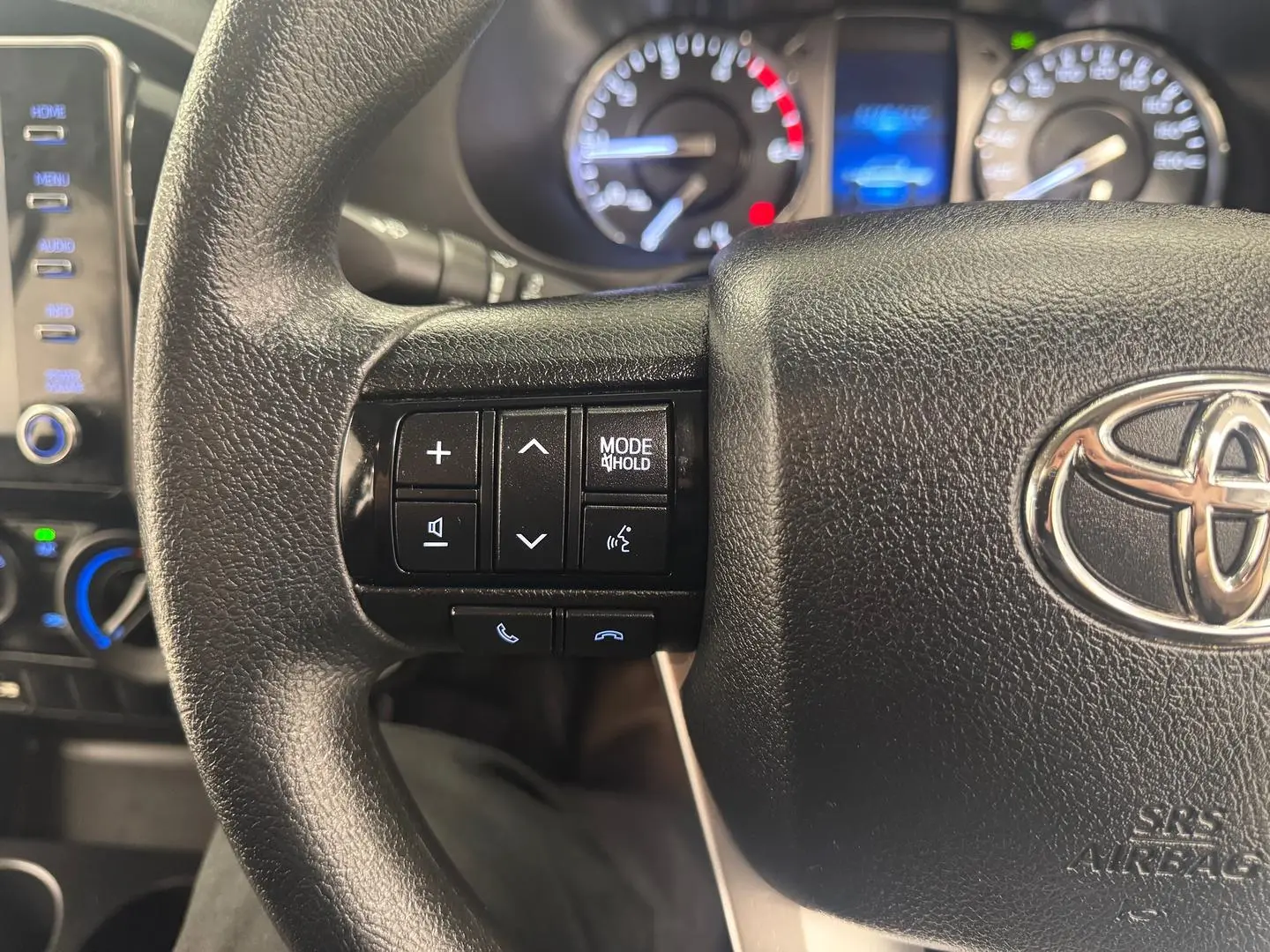 2021 Toyota Hilux Gallery Image 17