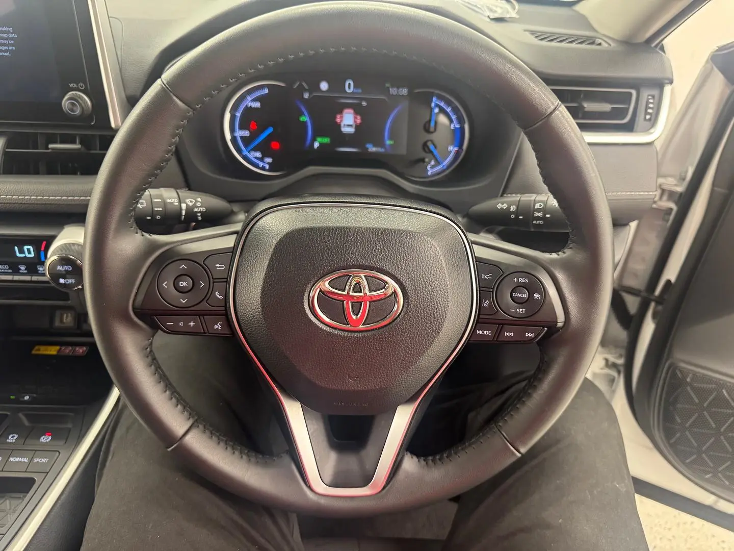 2024 Toyota RAV4 Gallery Image 19