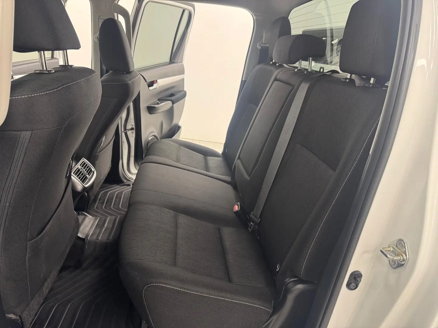 2023 Toyota Hilux Gallery Image 29