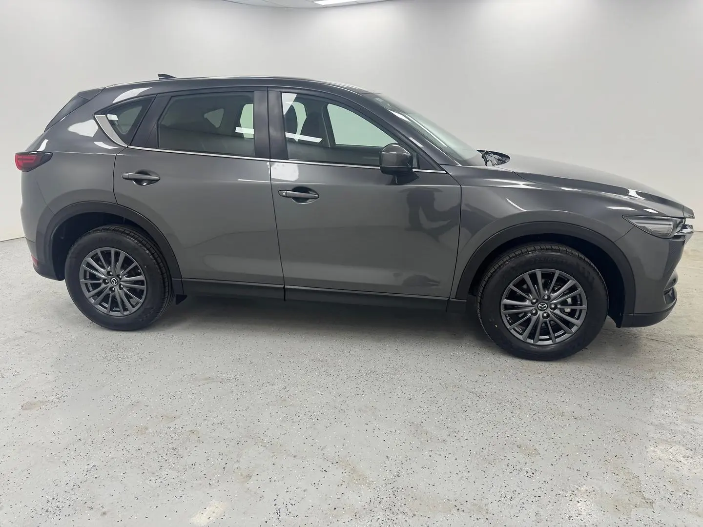 2019 Mazda CX-5 Gallery Image 2
