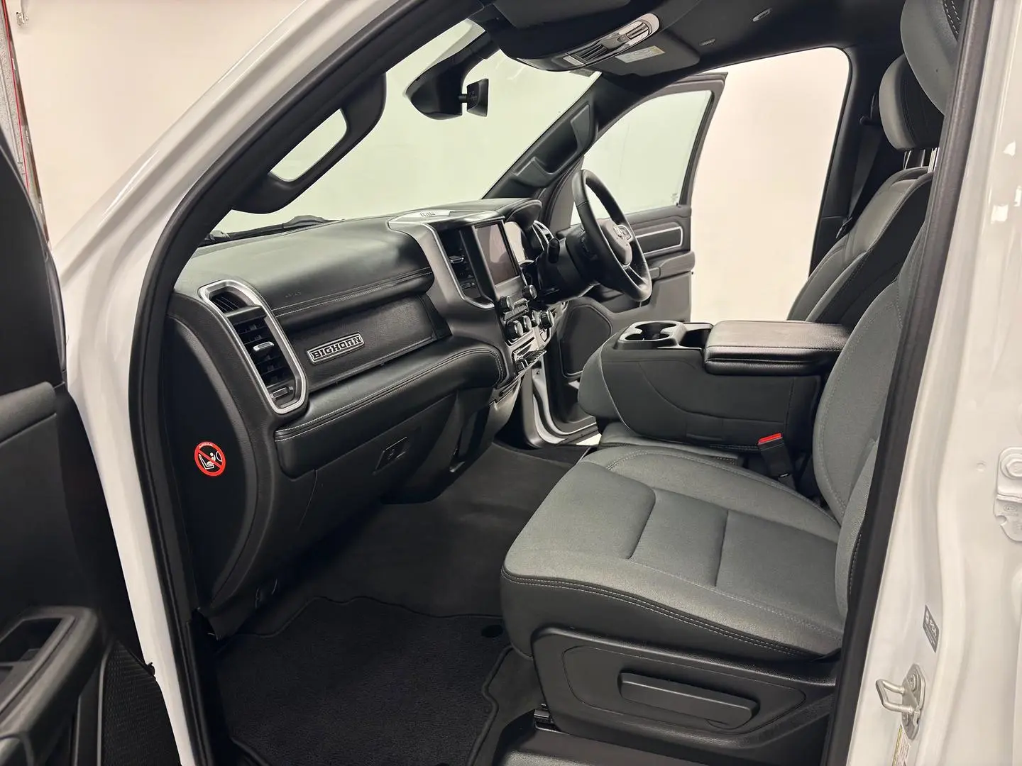 2023 RAM 1500 Gallery Image 20