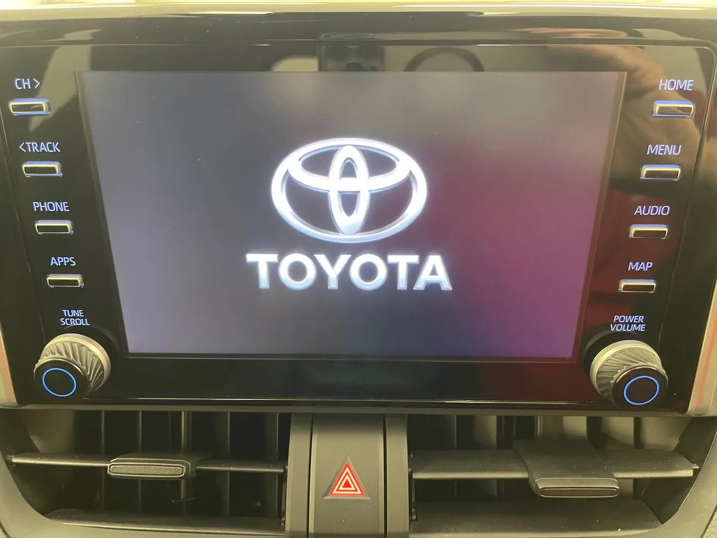 2022 Toyota RAV4 Gallery Image 23