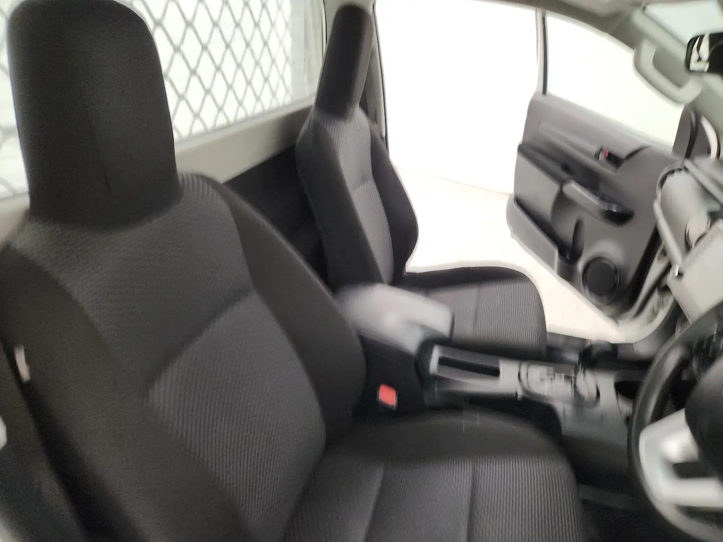 2022 Toyota Hilux Gallery Image 18