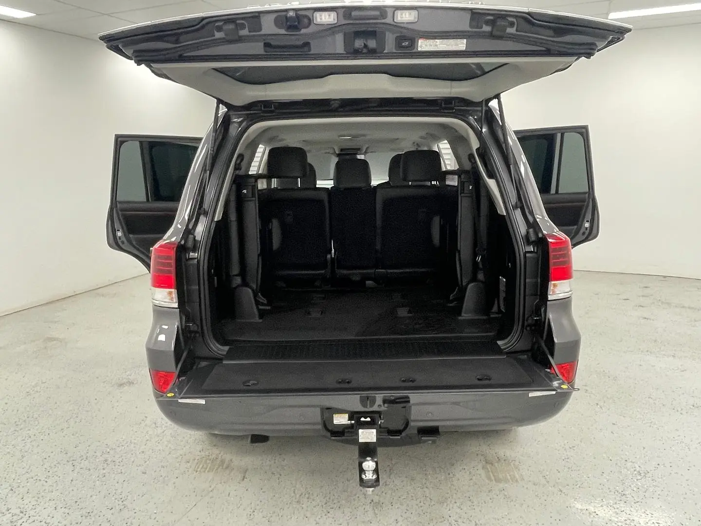 2020 Toyota Landcruiser Gallery Image 11