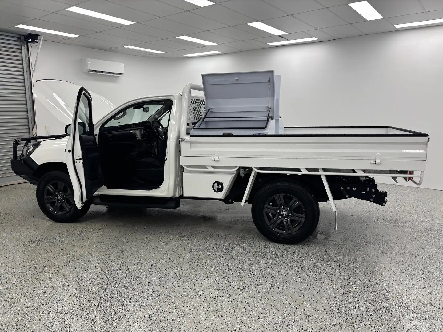 2023 Toyota Hilux Gallery Image 13