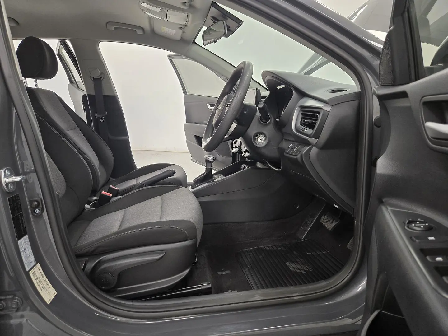 2023 Kia Stonic Gallery Image 21