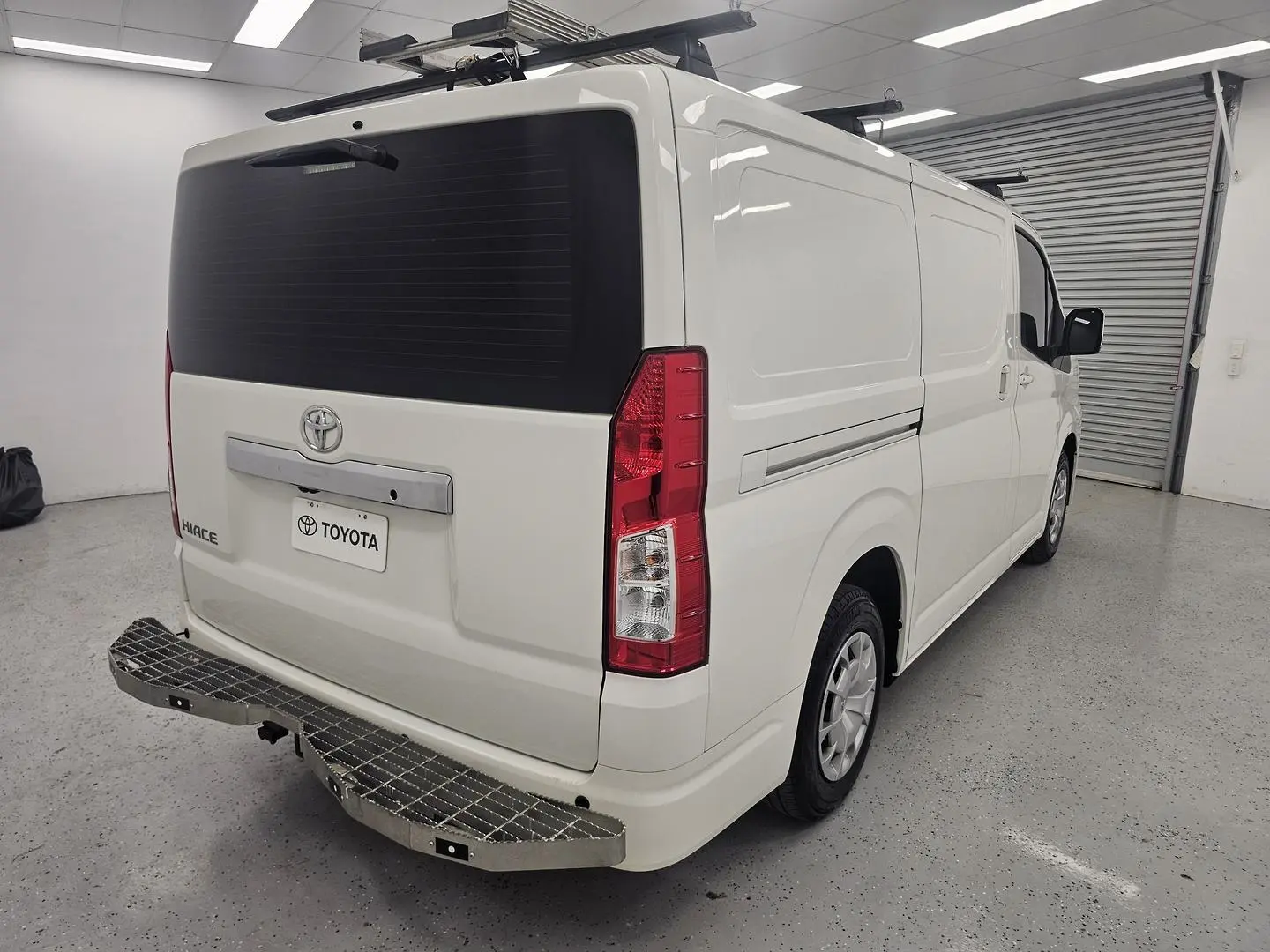 2022 Toyota Hiace Gallery Image 3