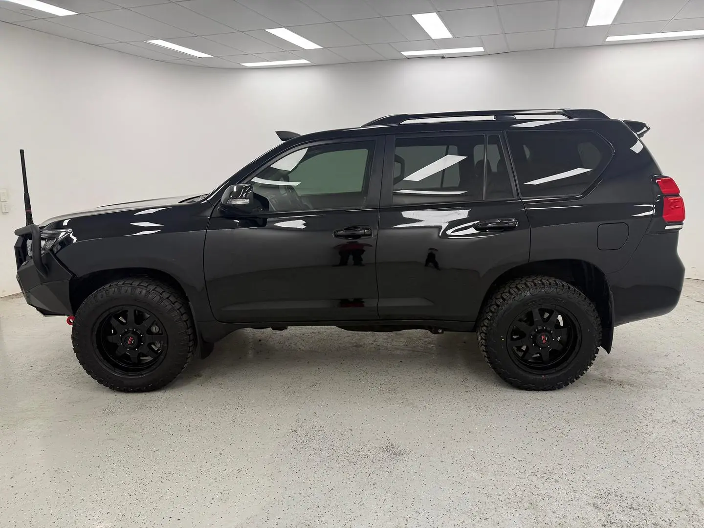2018 Toyota Landcruiser Prado Gallery Image 6
