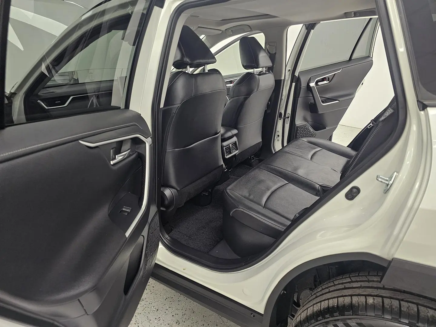 2021 Toyota RAV4 Gallery Image 14