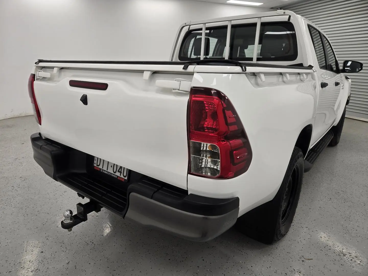 2017 Toyota Hilux Gallery Image 3