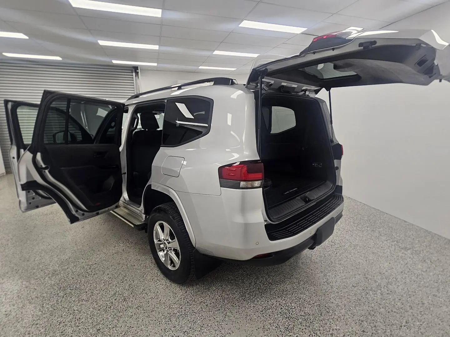 2023 Toyota Landcruiser Gallery Image 16