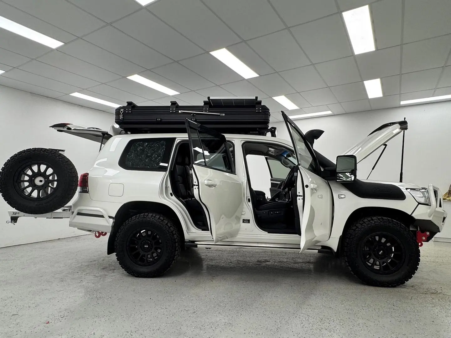 2017 Toyota Landcruiser Gallery Image 11