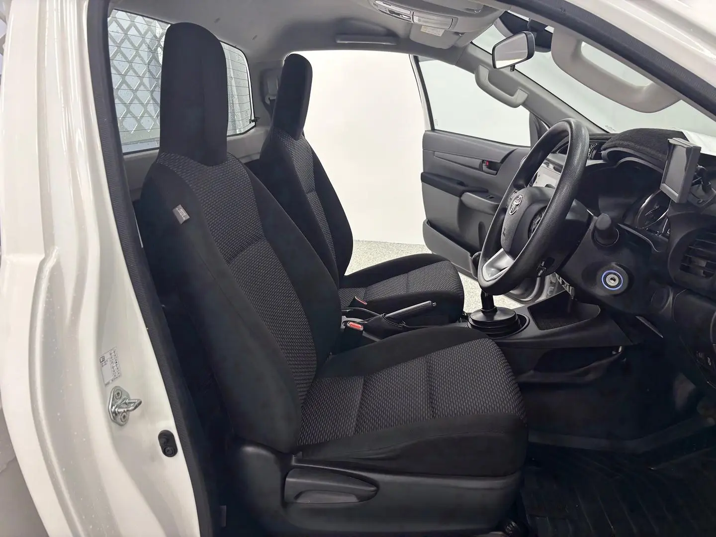 2023 Toyota Hilux Gallery Image 25