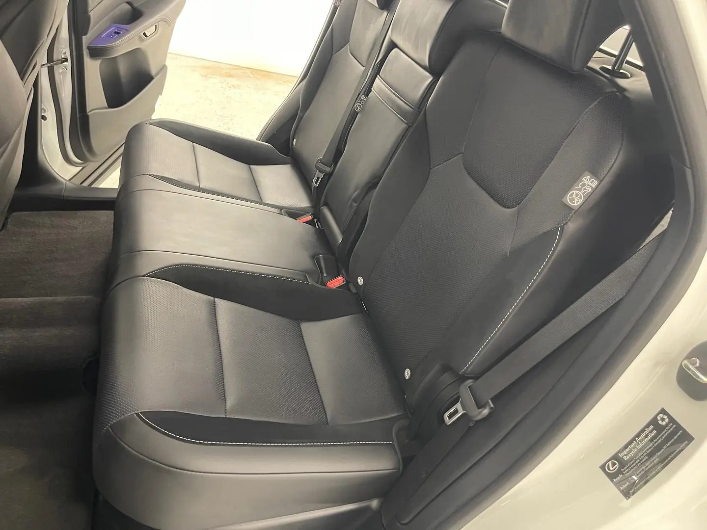 2025 Lexus RX Gallery Image 18