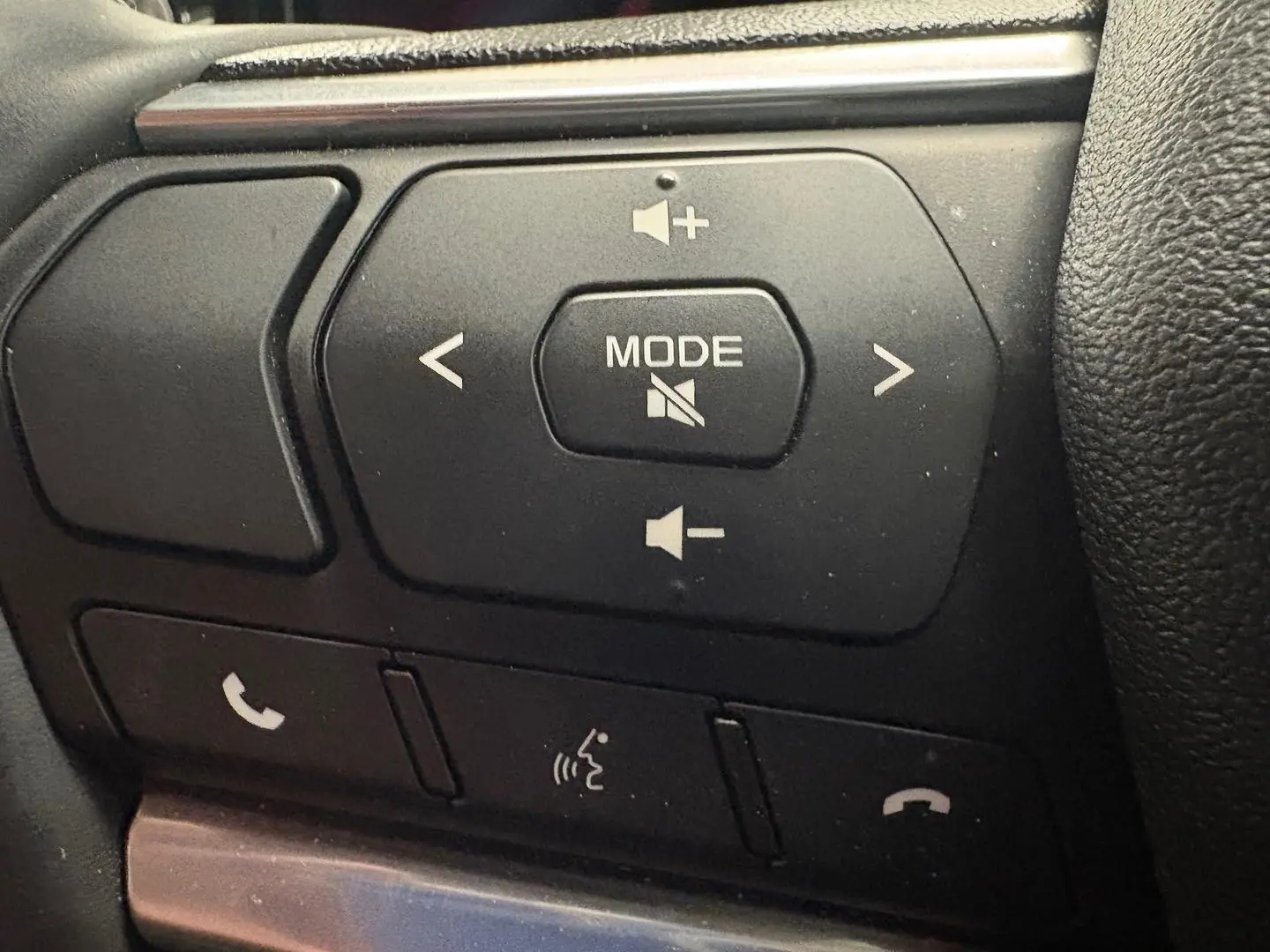 2021 Isuzu D-MAX Gallery Image 26