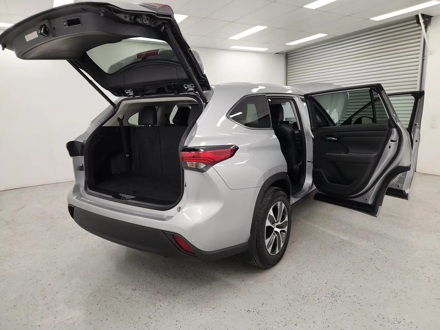 2023 Toyota Kluger Gallery Image 10