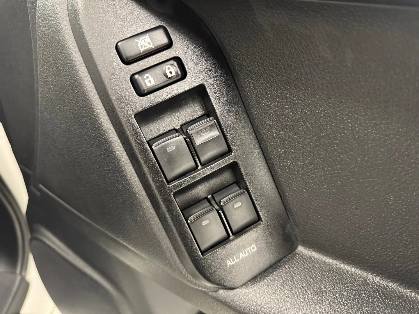 2020 Toyota Landcruiser Prado Gallery Image 16
