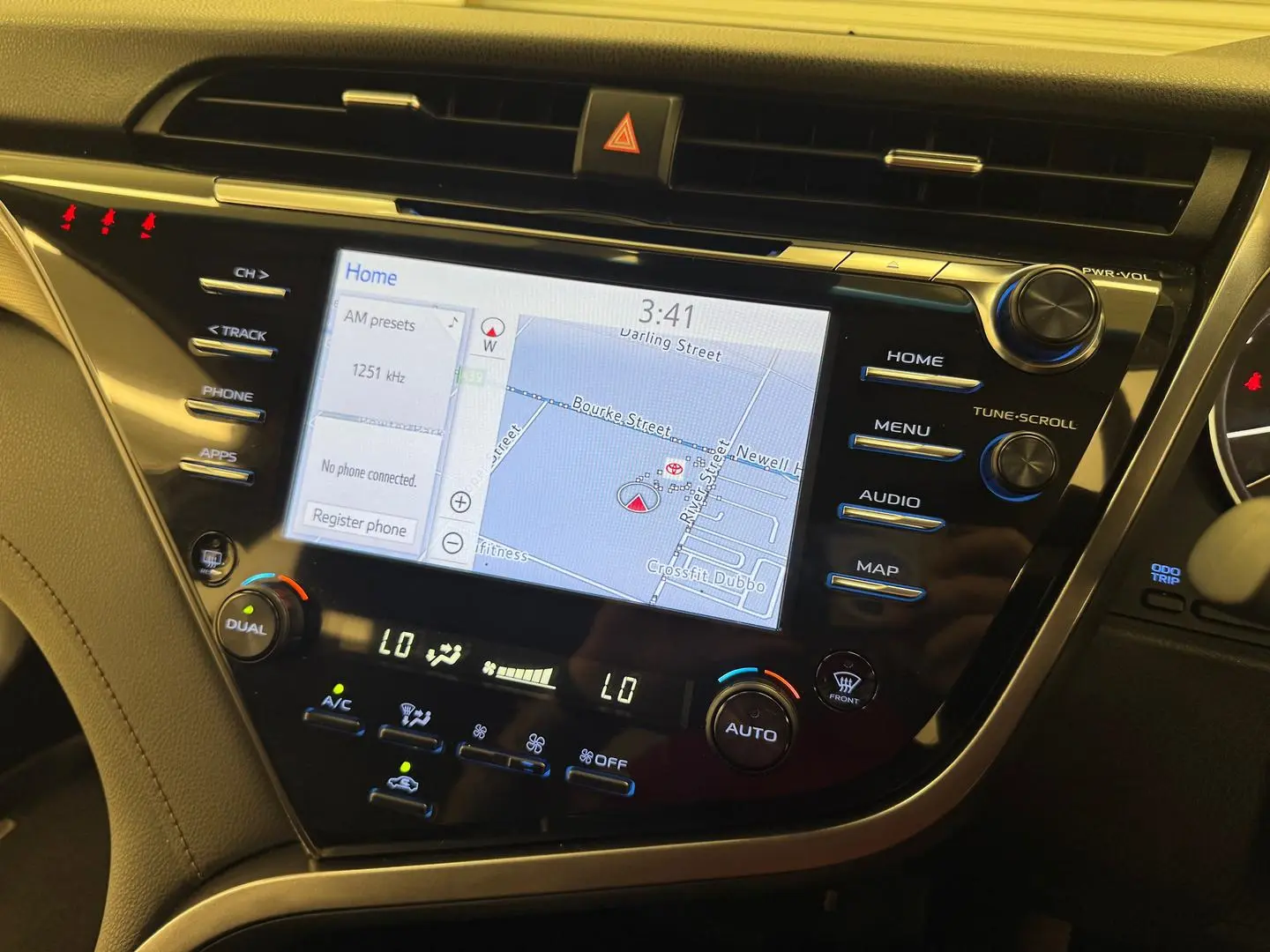 2019 Toyota Camry Gallery Image 22