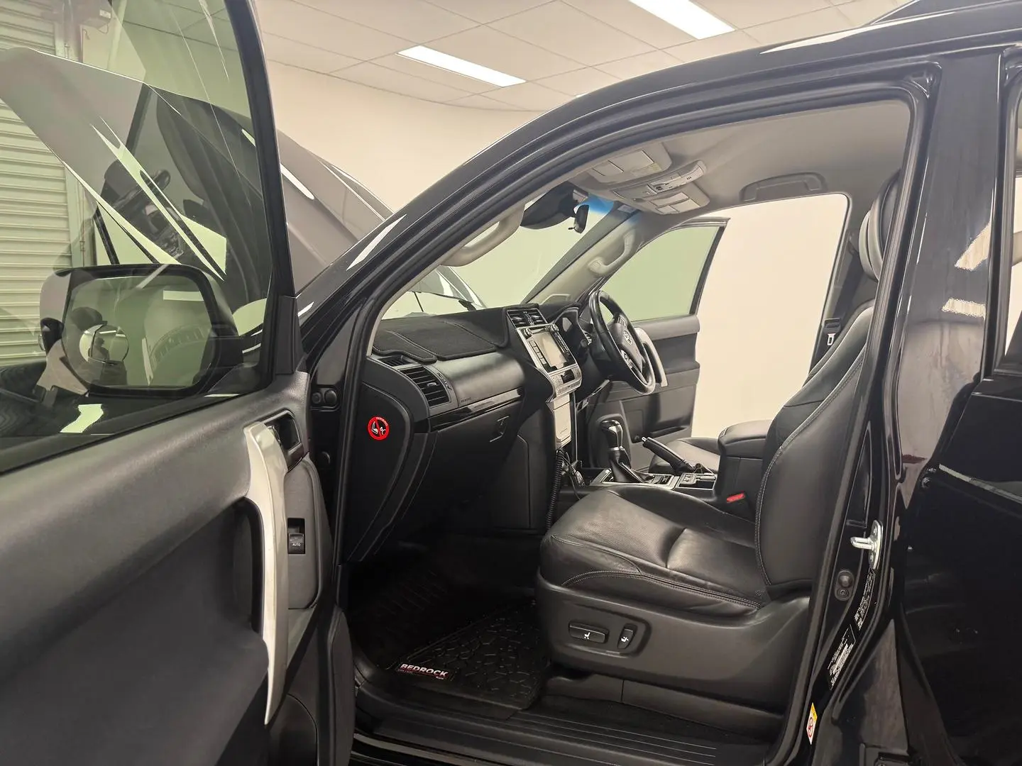 2018 Toyota Landcruiser Prado Gallery Image 10