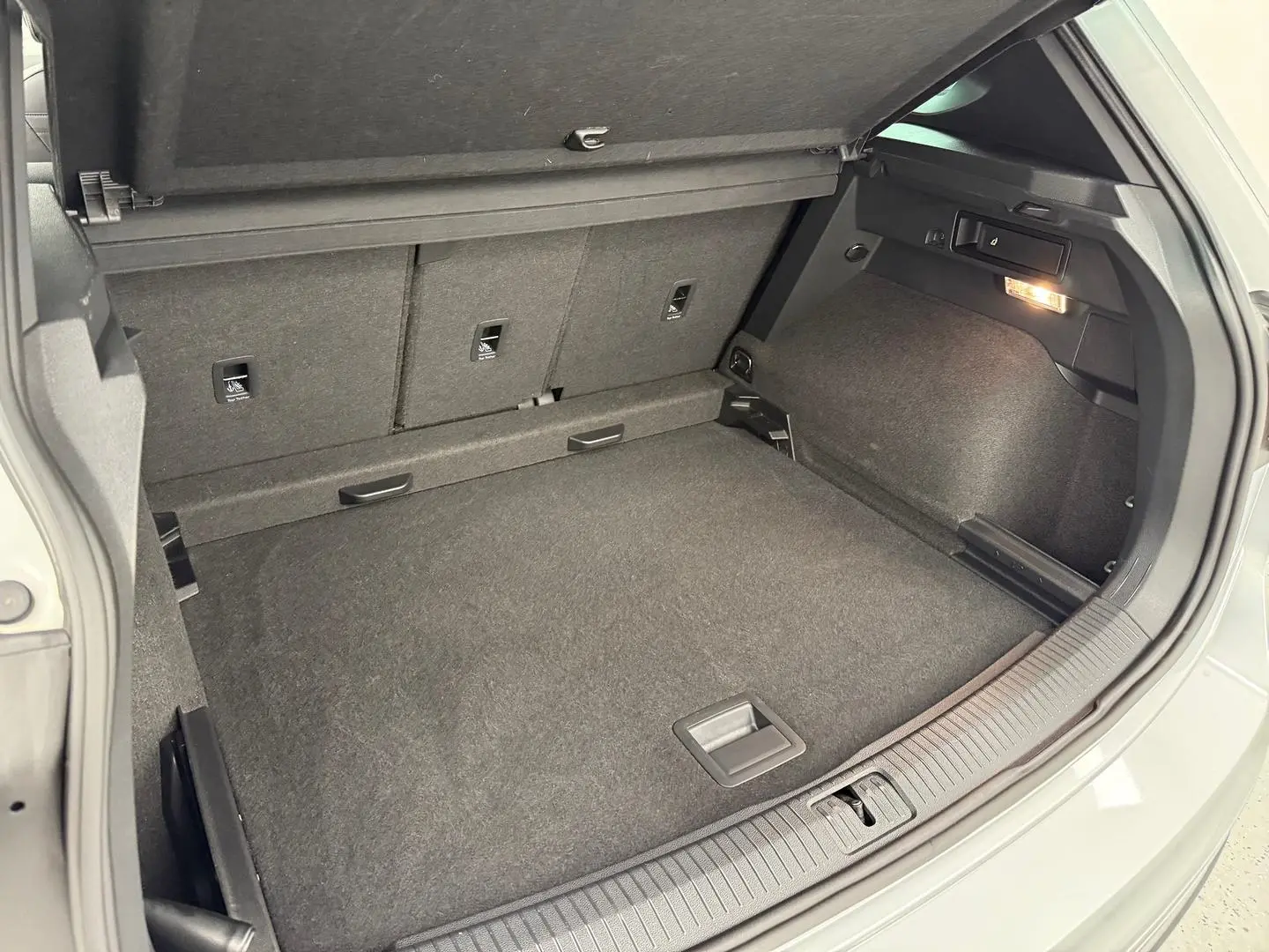 2021 Volkswagen Tiguan Gallery Image 15