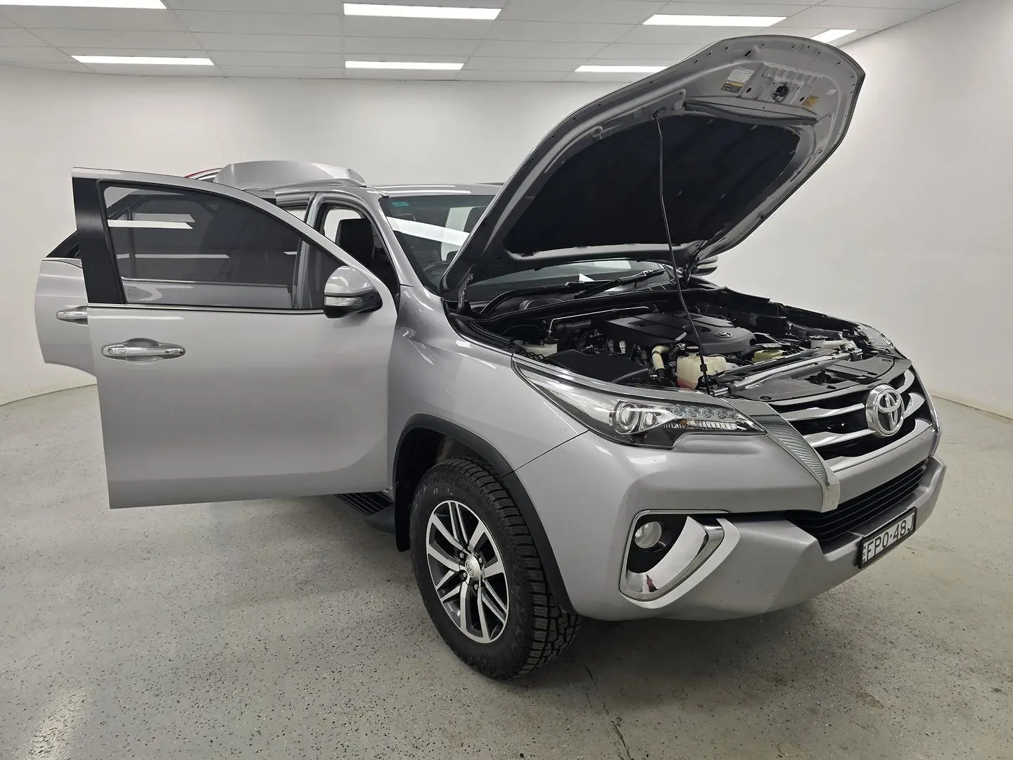 2017 Toyota Fortuner Gallery Image 8