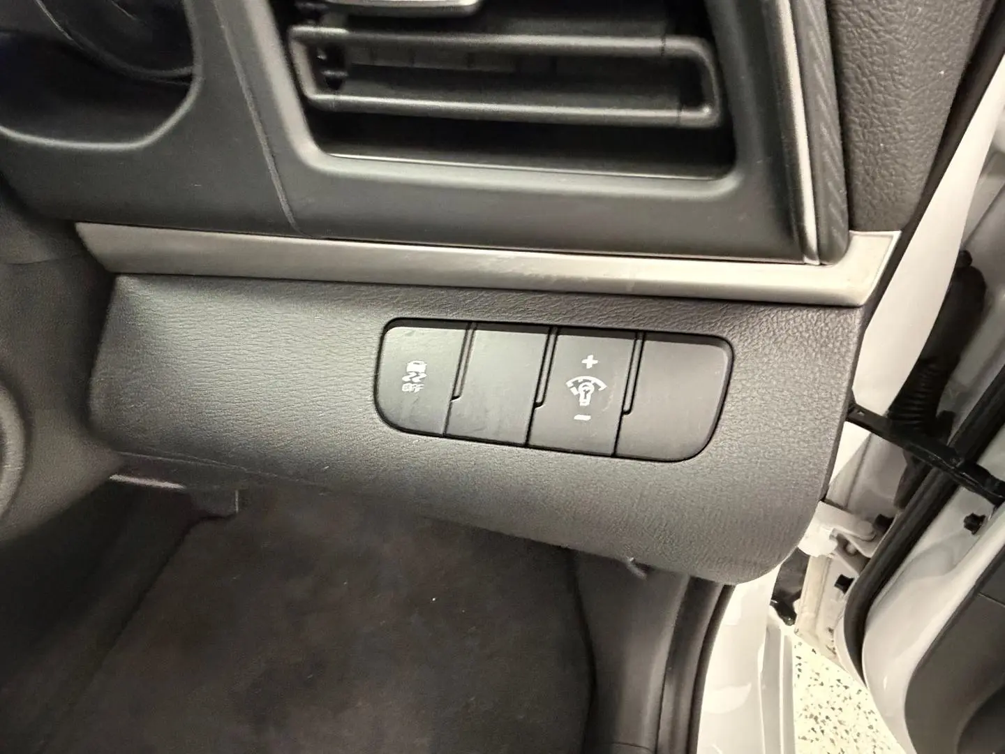 2019 Hyundai Elantra Gallery Image 22