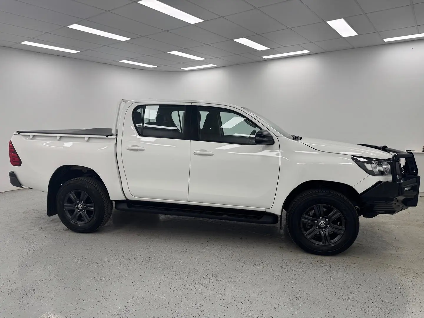 2023 Toyota Hilux Gallery Image 2